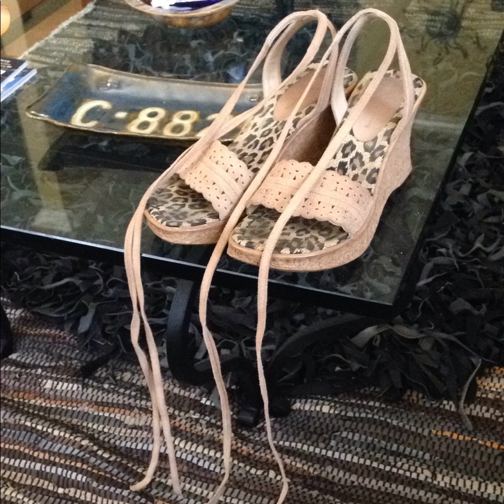 Ellemeno natural tan suede platform tie sandals ! Leopard or cheetah summer lace